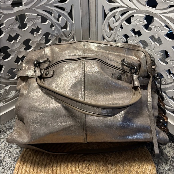 Rare Coach Ella Rose Petal Metallic Shoulder Bag with Dust Bag Pre-Owned - Picture 5 of 16